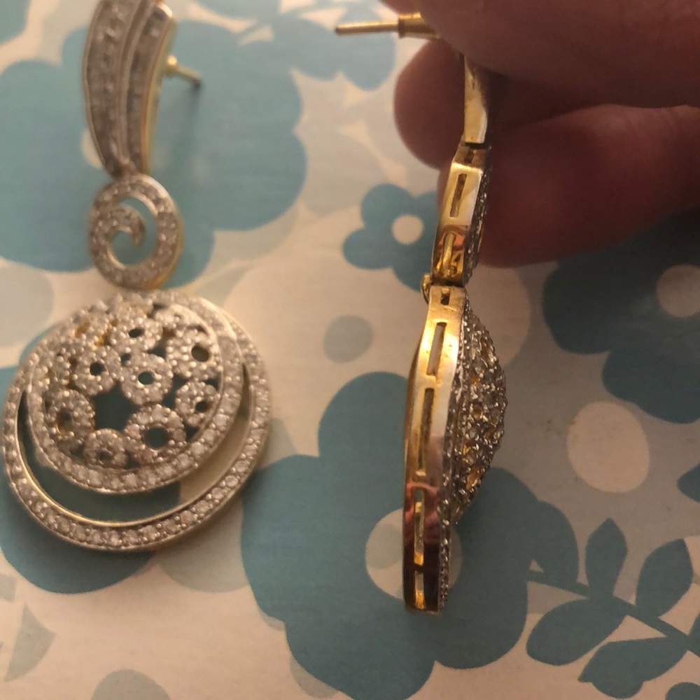 Stunning Earrings! - Picture 8 of 10